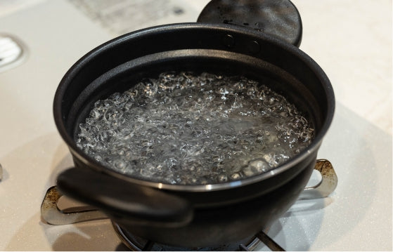 ①鍋にたっぷりのお湯を沸かします。